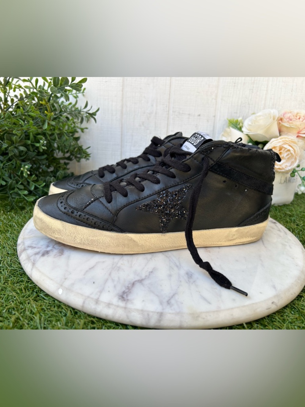 GOLDEN GOOSE
Women'Mid Star in black Zappa with black glitter star Sz 40 
$695 - Picture 9 of 17